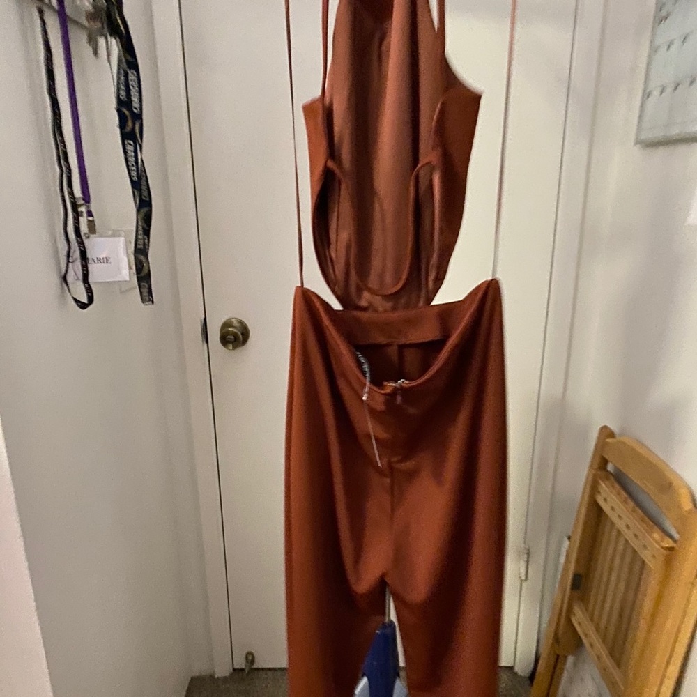 Rust colored jumpsuit - Picture 2 of 2